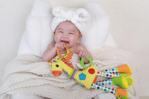 舞钢1岁宝宝流鼻涕打喷嚏